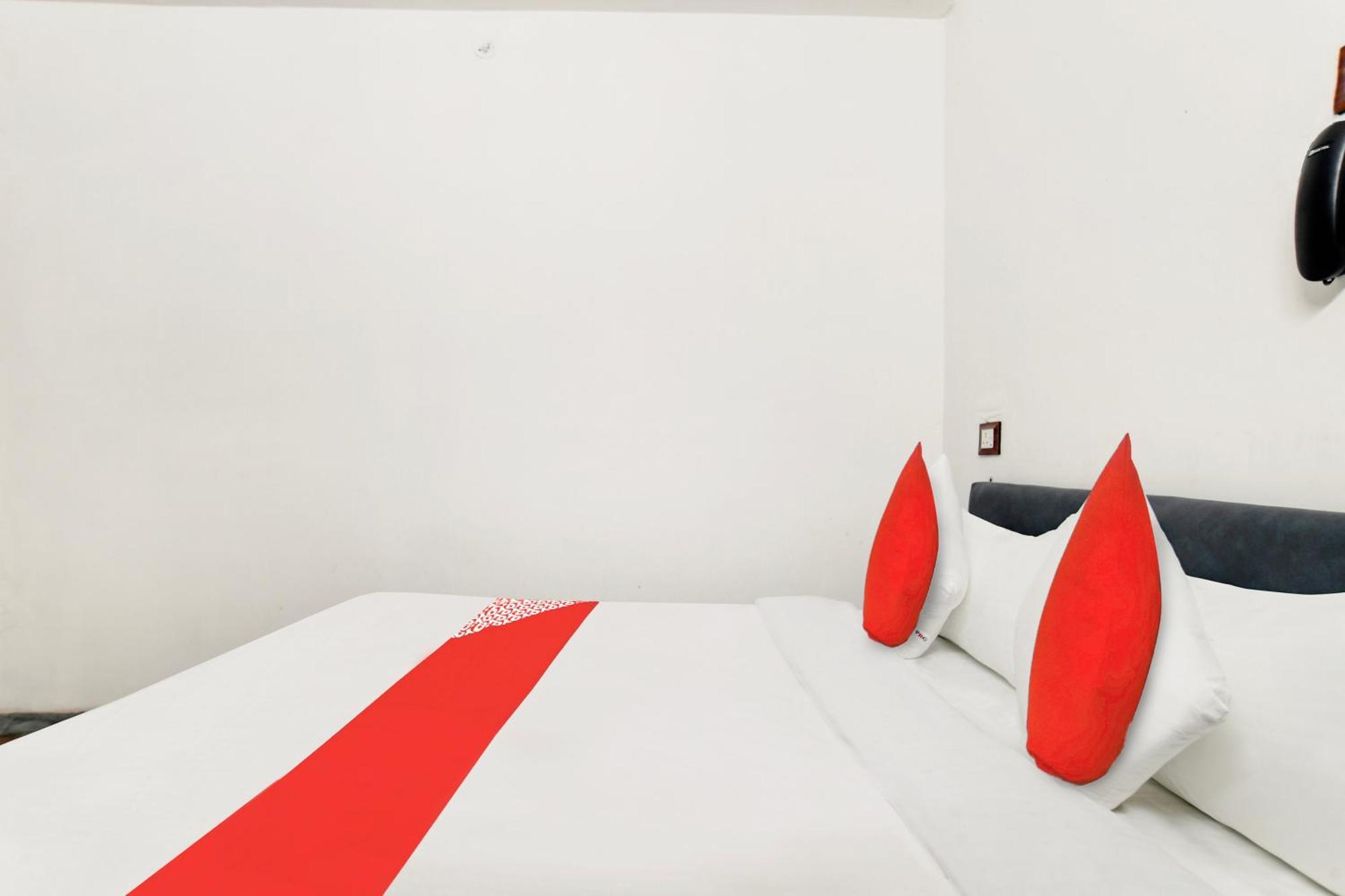 Oyo Flagship Hotel Shree United Индаур Экстерьер фото
