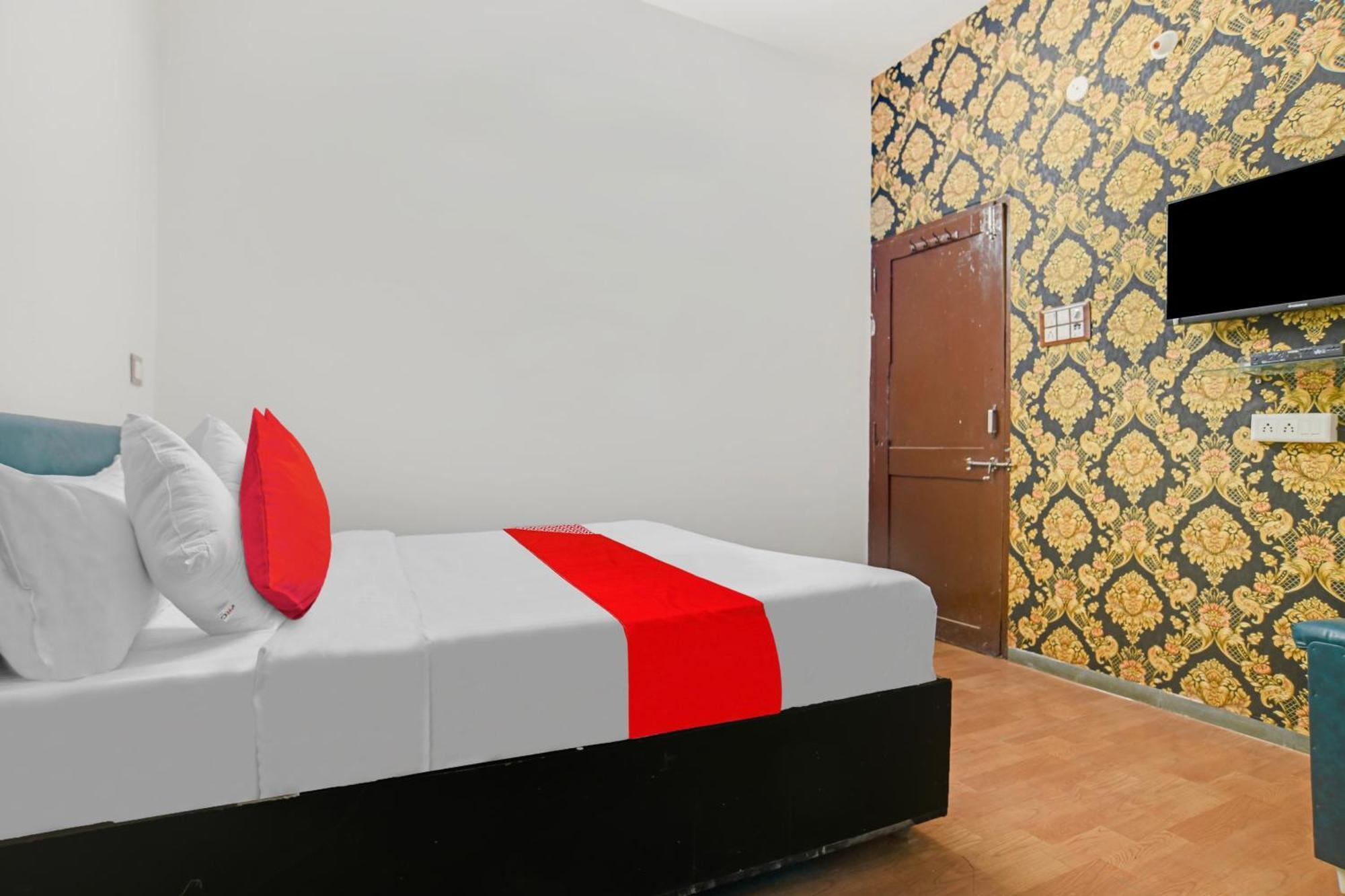 Oyo Flagship Hotel Shree United Индаур Экстерьер фото